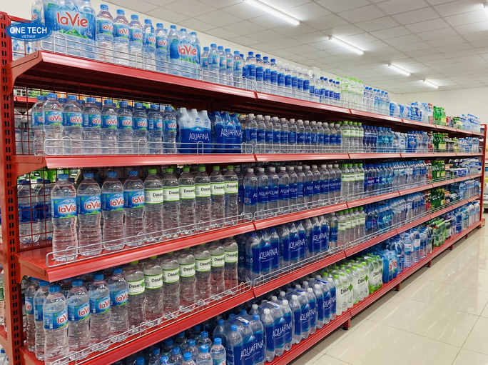Các loại kệ trưng bày nước suối Quảng Ninh được ưa chuộng